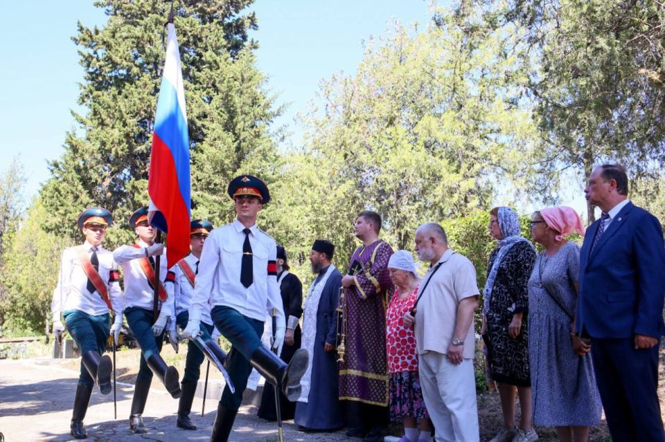 Александр Кулагин: 12 августа, в день 25-й годовщины гибели атомного подводного ракетоносного крейсера (АПРК) "Курск", настоятель Свято-Никольского храма-памятника митрофорный протоиерей Георгий Поляков и протоиерей Павел... Александр Кулагин: 12 августа, в день 25-й годовщины гибели атомного подводного ракетоносного крейсера (АПРК) "Курск", настоятель Свято-Никольского храма-памятника митрофорный протоиерей Георгий Поляков и протоиерей Павел...