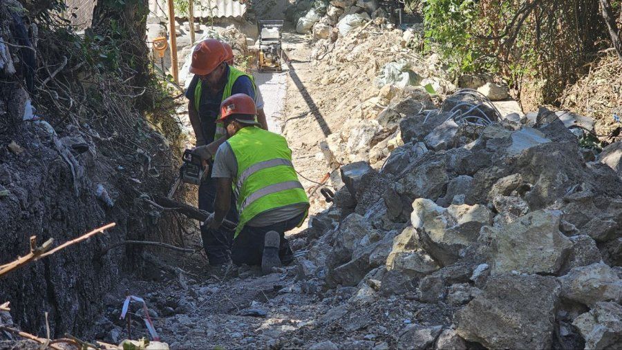 Лестница и подпорные стены на улице Фурманова будут готовы к осени Лестница и подпорные стены на улице Фурманова будут готовы к осени