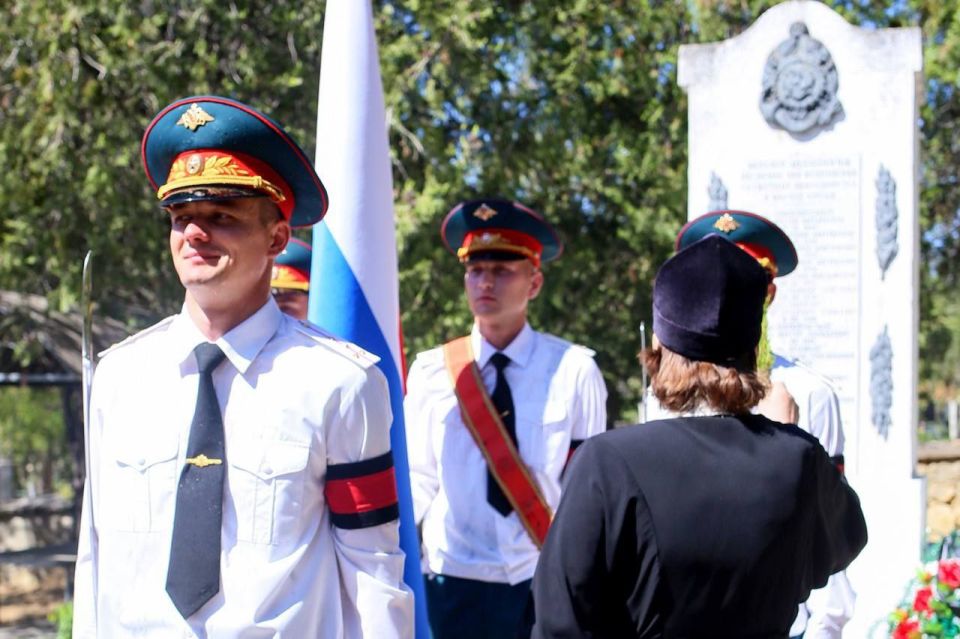 Александр Кулагин: 12 августа, в день 25-й годовщины гибели атомного подводного ракетоносного крейсера (АПРК) "Курск", настоятель Свято-Никольского храма-памятника митрофорный протоиерей Георгий Поляков и протоиерей Павел... Александр Кулагин: 12 августа, в день 25-й годовщины гибели атомного подводного ракетоносного крейсера (АПРК) "Курск", настоятель Свято-Никольского храма-памятника митрофорный протоиерей Георгий Поляков и протоиерей Павел...