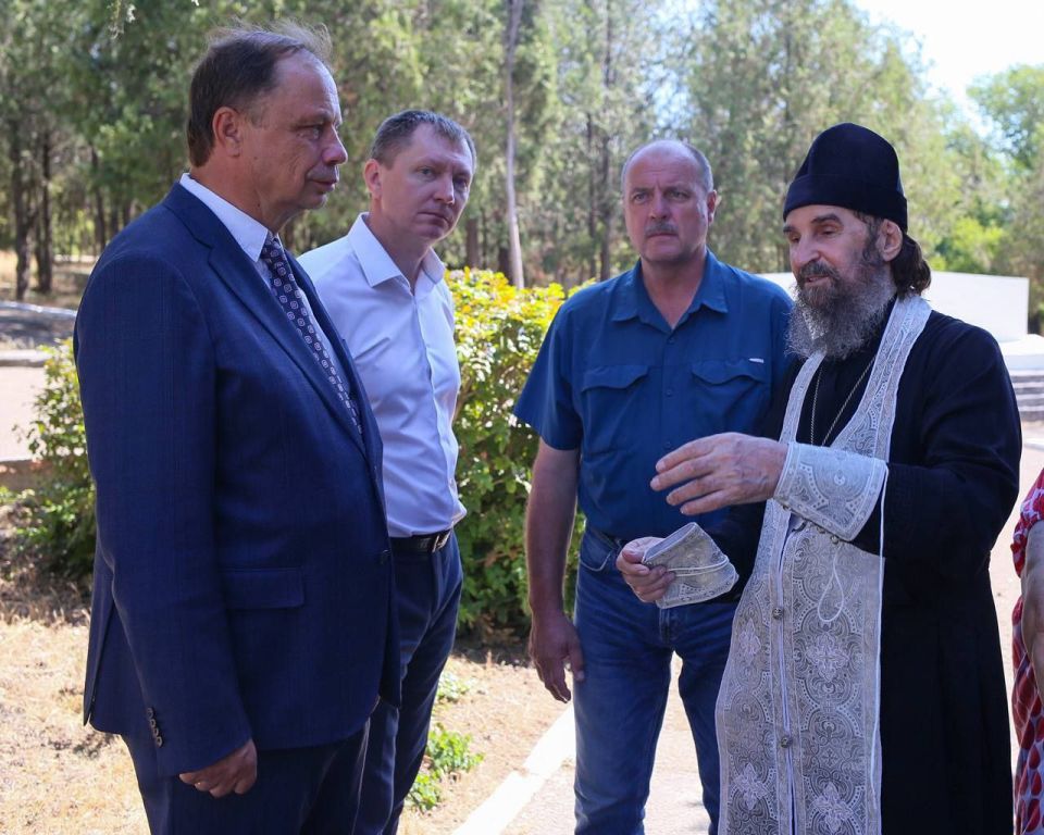 Александр Кулагин: 12 августа, в день 25-й годовщины гибели атомного подводного ракетоносного крейсера (АПРК) "Курск", настоятель Свято-Никольского храма-памятника митрофорный протоиерей Георгий Поляков и протоиерей Павел... Александр Кулагин: 12 августа, в день 25-й годовщины гибели атомного подводного ракетоносного крейсера (АПРК) "Курск", настоятель Свято-Никольского храма-памятника митрофорный протоиерей Георгий Поляков и протоиерей Павел...