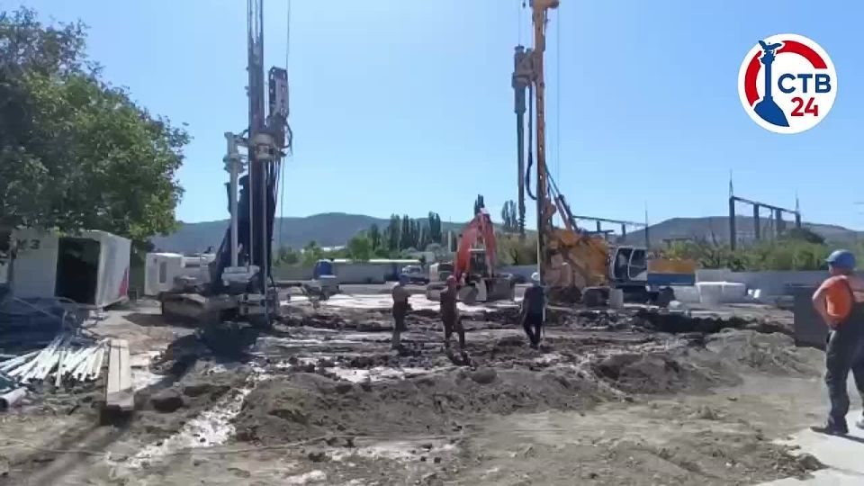 В Балаклаве продолжается строительство нового канализационного коллектора