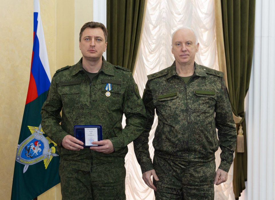 Председатель СК России провел в Сочи оперативное совещание с руководителями подразделений, дислоцируемых в Южном федеральном округе Председатель СК России провел в Сочи оперативное совещание с руководителями подразделений, дислоцируемых в Южном федеральном округе