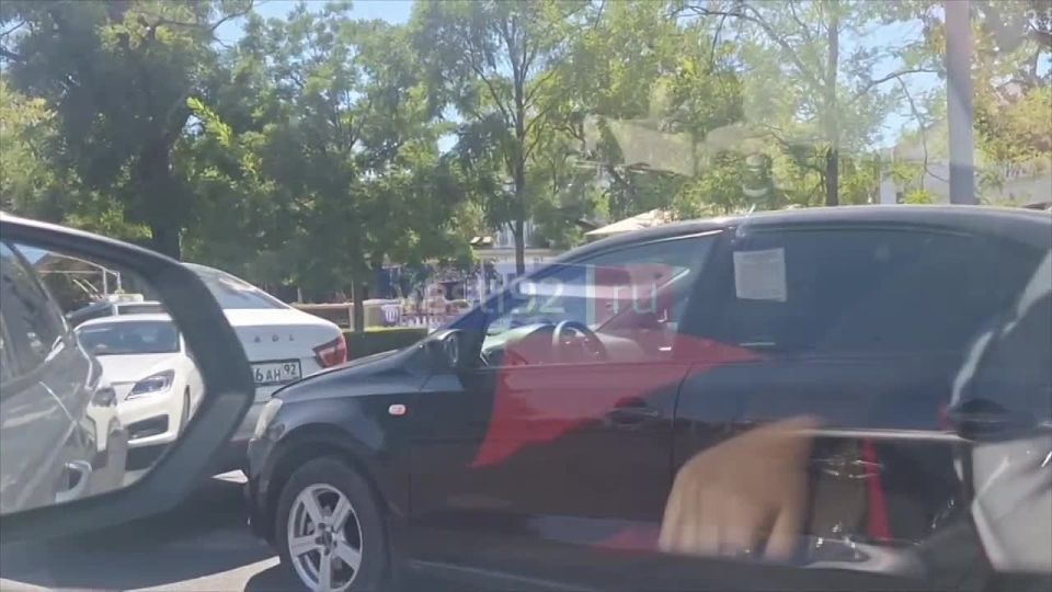 Авария на площади Ушакова. О пострадавших не известно