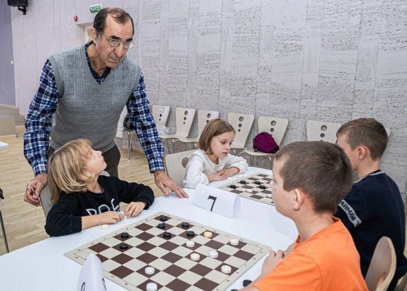 Родителям севастопольских школьников предлагают более двух тысяч программ допобразования для детей