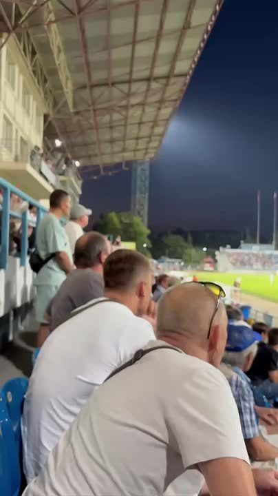 Игра в самом разгаре!. Поддержим наших спортсменов