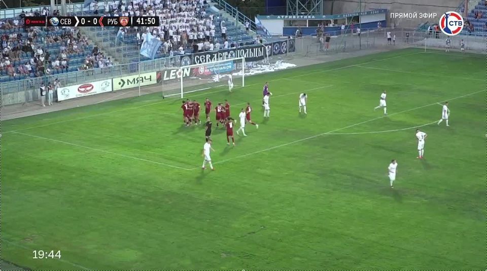 На 42 минуте ФК «Рубин Ялта» забивает первый год