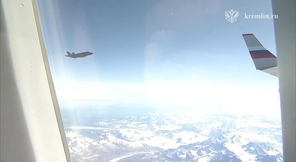 ����������� F-22 ����������� ���� ���������� ������ �� ���� � ������ � ������ � ������