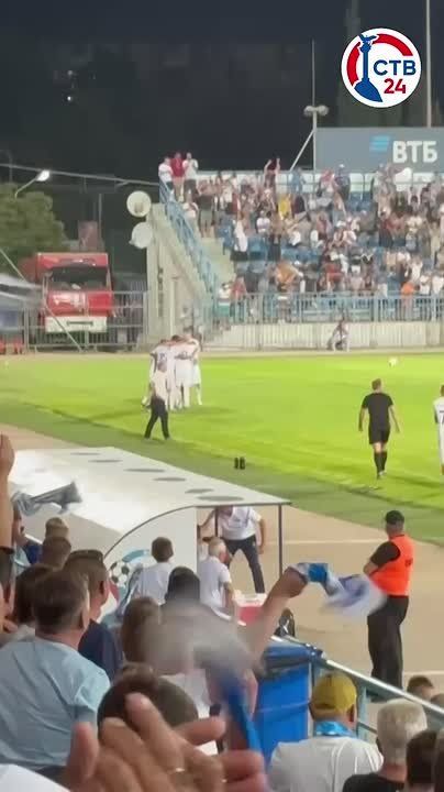 УРААА! ГОООЛ! Нападающий Редван Османов забивает второй мяч в ворота соперников на 87 минуте матча