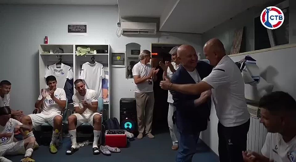 Михаил Развожаев поздравил команду ФК «Севастополь» с победой в матче с ялтинским «Рубином» Сразу после игры губернатор поблагодарил футболистов, а также пожелал удачи в предстоящих матчах: «Сможем это преодолеть — значит...