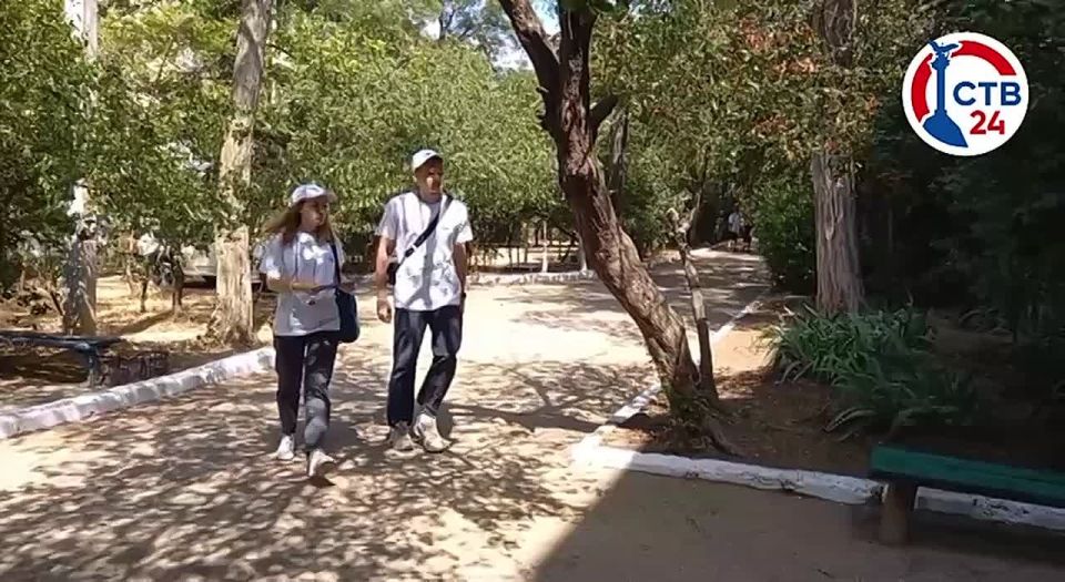 Члены участковых избирательных комиссий информируют севастопольцев о предстоящих выборах