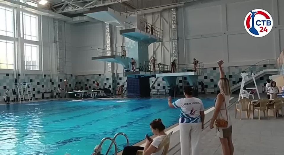 В Севастополе проходит фестиваль по прыжкам в воду