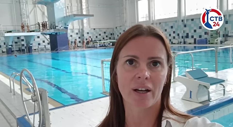 Фестиваль по прыжкам в воду приурочили ко Дню флага России