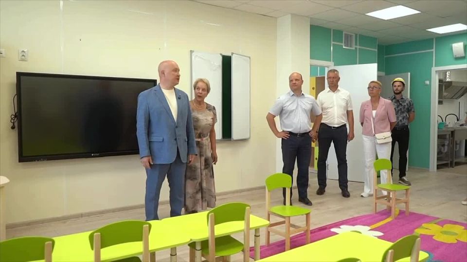 Михаил Развожаев провёл выездную планёрку в новом детсаду на улице Руднева