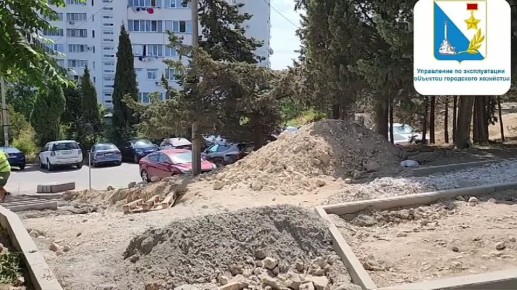 В районе дома № 3 на улице Глухова продолжается благоустройство пешеходной сети