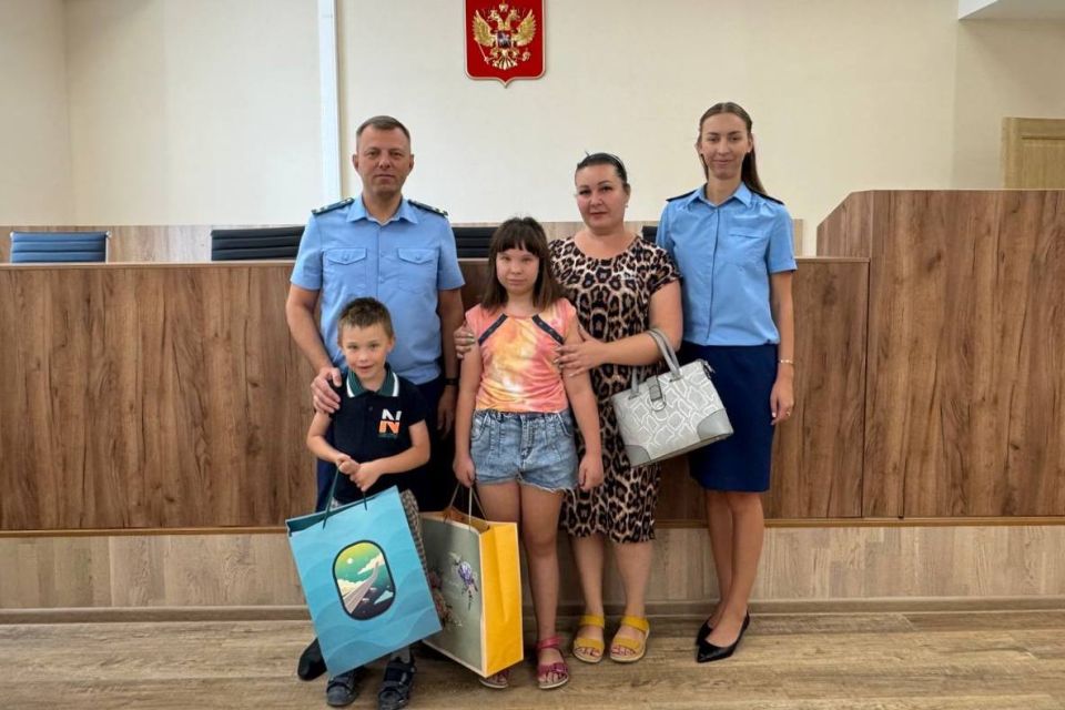 Прокуратура Гагаринского района г. Севастополя помогла нуждающимся в поддержке семьям подготовиться к учебном году Прокуратура Гагаринского района г. Севастополя помогла нуждающимся в поддержке семьям подготовиться к учебном году
