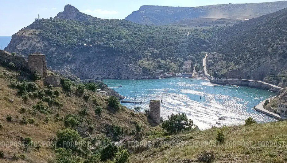 Новый хозяин земли и зданий на побережье Балаклавы, ООО "Порт Ламос, начинает строить гостиницы