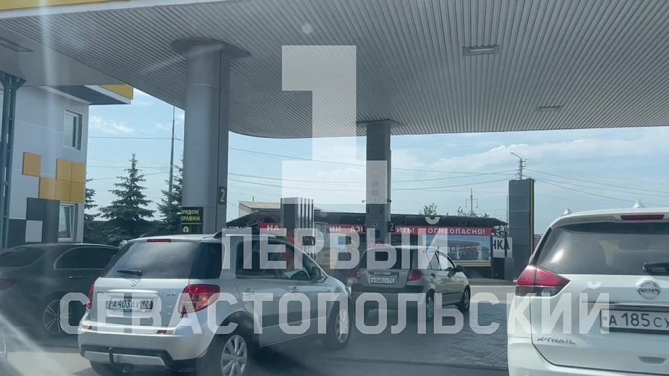 На Севастопольской АЗС на ул. Шабалина – очереди за бензином АИ-95 и АИ-95+