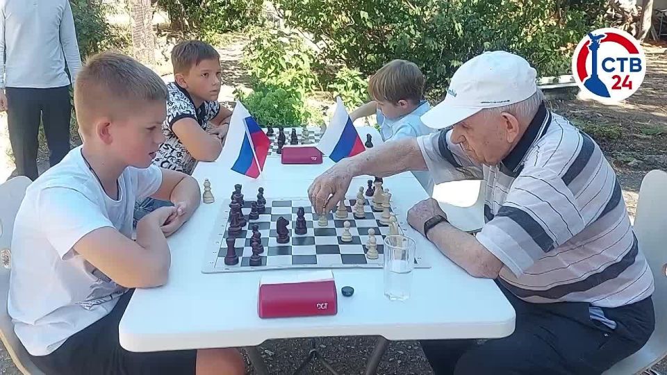 ��������������� ���� ����� ���������� � �������� ������� ������, ����� ������� � �������