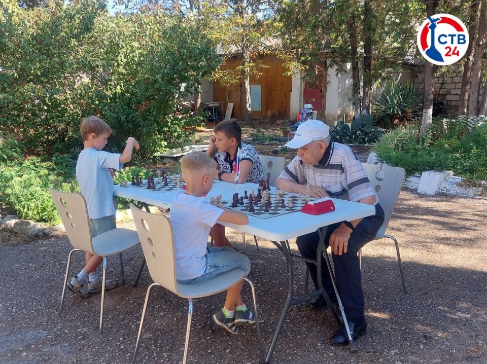 ��������������� ���� ����� ���������� � �������� ������� ������, ����� ������� � �������