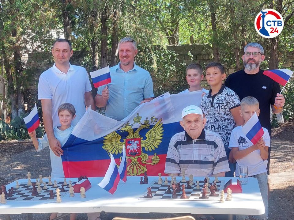 ��������������� ���� ����� ���������� � �������� ������� ������, ����� ������� � �������