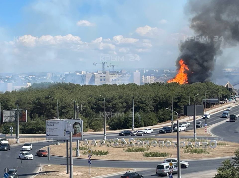 Сильный пожар в районе фиолентовского кольца