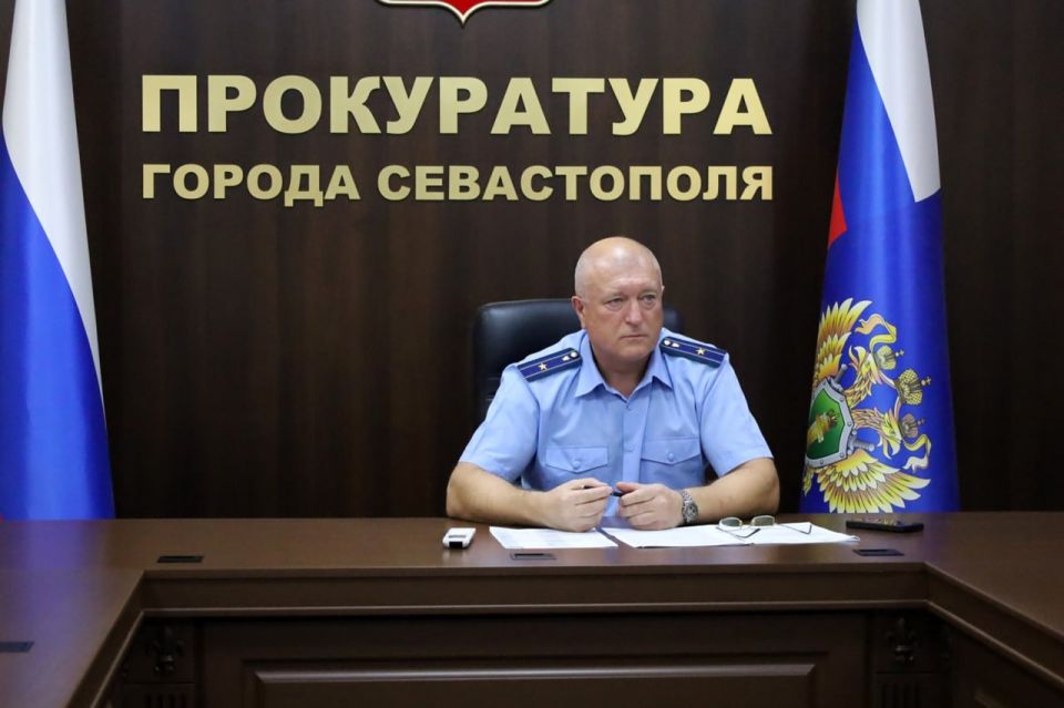 В прокуратуре Севастополя под председательством исполняющего обязанности начальника отдела по надзору за исполнением законодательства о несовершеннолетних и молодежи прокуратуры города Александра Чербы состоялось... В прокуратуре Севастополя под председательством исполняющего обязанности начальника отдела по надзору за исполнением законодательства о несовершеннолетних и молодежи прокуратуры города Александра Чербы состоялось...