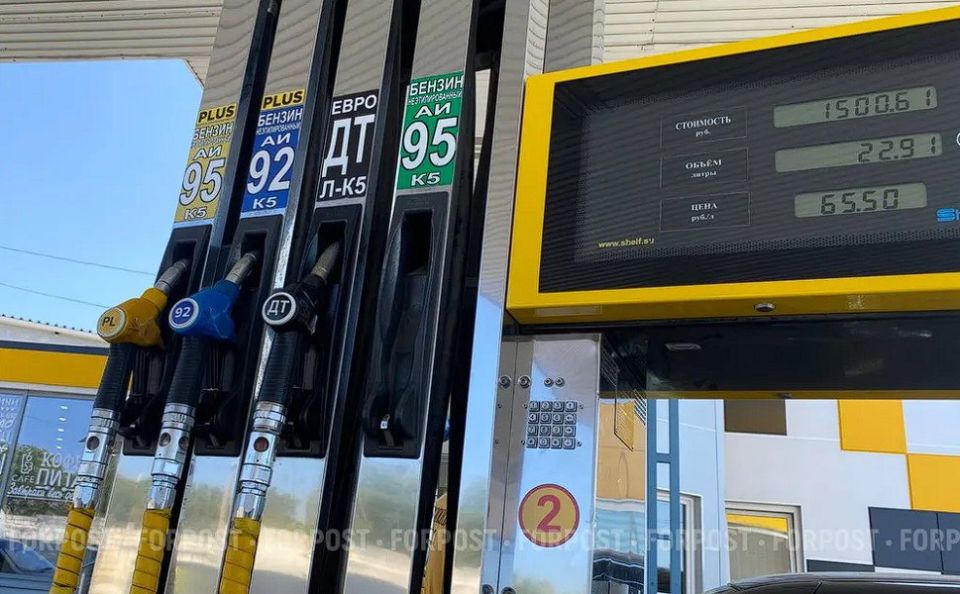 Хорошая новость для автовладельцев — часть поставок бензина местных крупных сетей «Атан» и «ТЭС» уже на полуострове