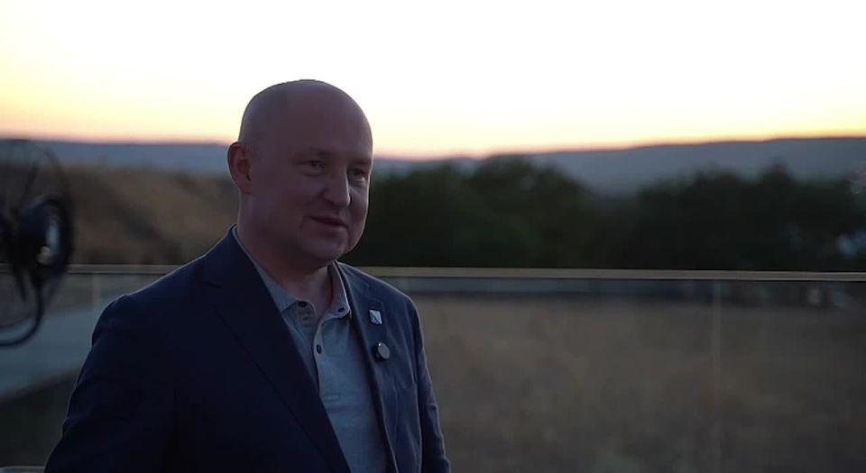 В День офицера России Михаил Развожаев вместе с супругой встретился с участниками конкурса-фестиваля «Поколение СВОих»