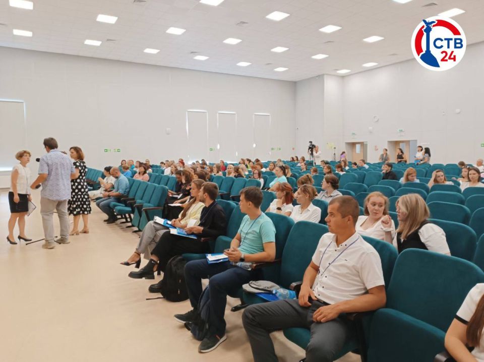 Молодые педагоги обсуждают новые воспитательные методики в третий день августовских чтений