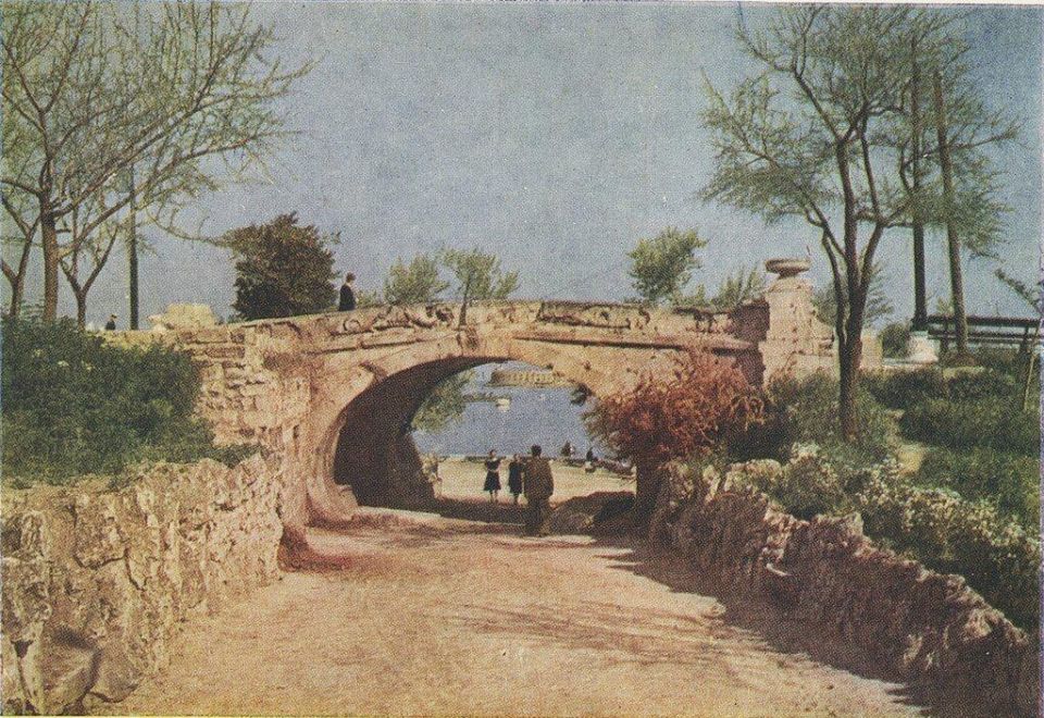 Приморский бульвар — Мост влюблённых