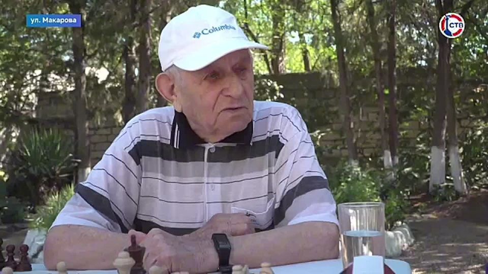 Команда губернатора: Сергей Пасеин и Евгений Летягин организовали шахматный турнир для ветерана и воспитанников Малой академии наук