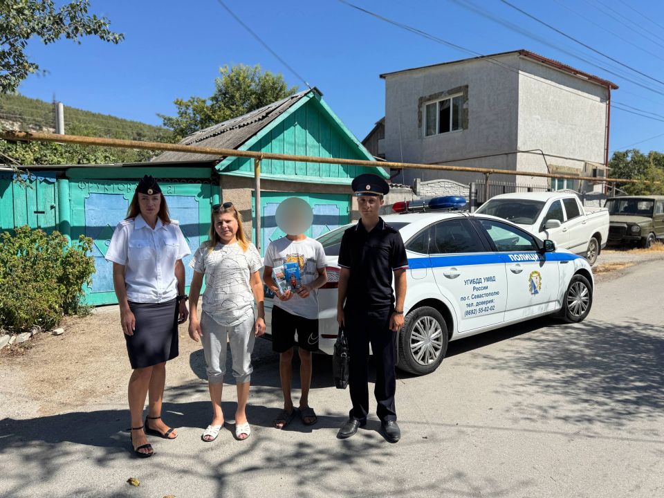 Севастопольские Госавтоинспекторы совместно с сотрудниками ПДН проводят адресную профилактическую работу с несовершеннолетними, садящимися за руль мопедов и мотоциклов Севастопольские Госавтоинспекторы совместно с сотрудниками ПДН проводят адресную профилактическую работу с несовершеннолетними, садящимися за руль мопедов и мотоциклов