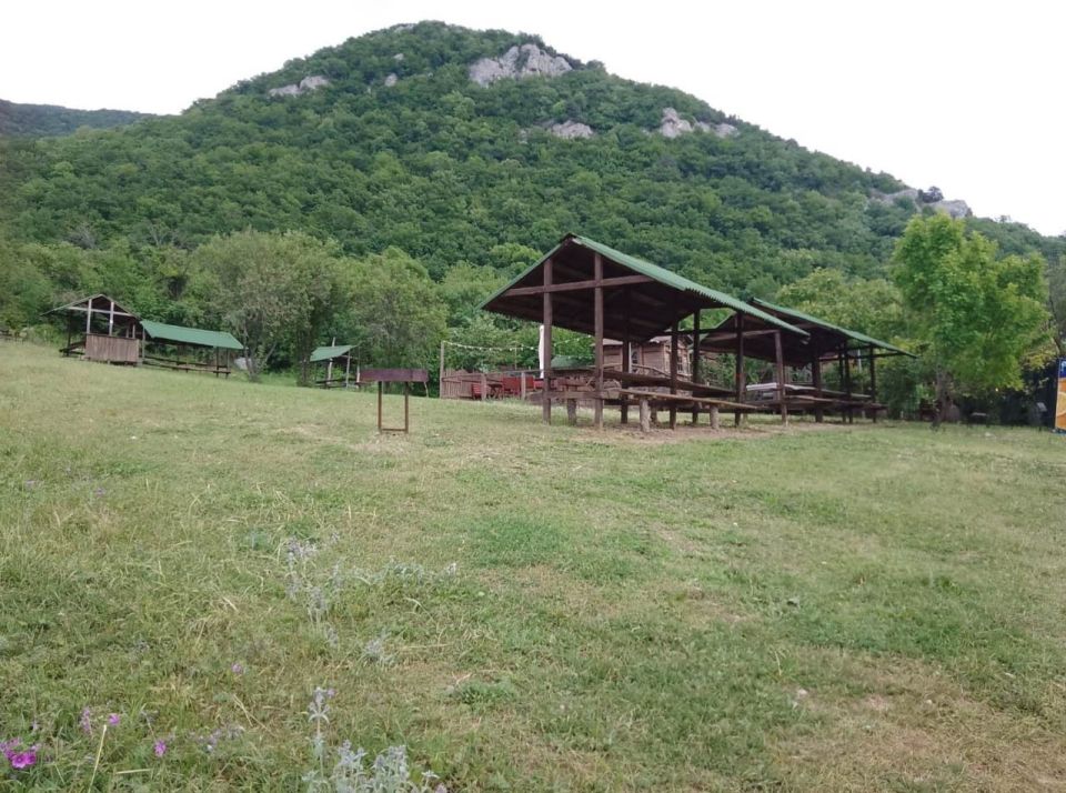 На территории заказника «Байдарский» по решению суда снесут 23 самовольно построенных дома для отдыха