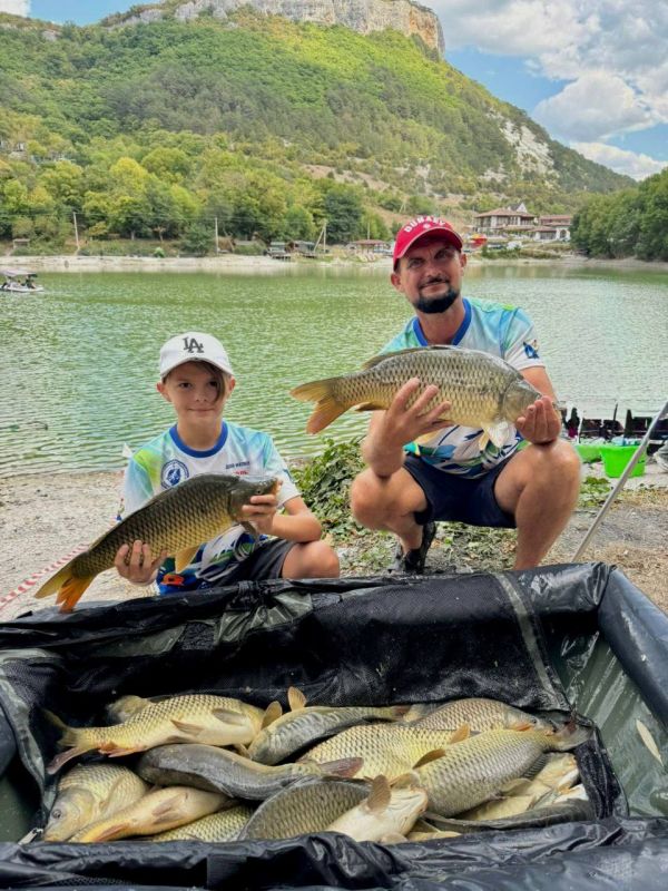 Севастопольские рыболовы поймали более 366 килограммов рыбы фестивале по ловле донной удочкой «Ночной тандем» Севастопольские рыболовы поймали более 366 килограммов рыбы фестивале по ловле донной удочкой «Ночной тандем»