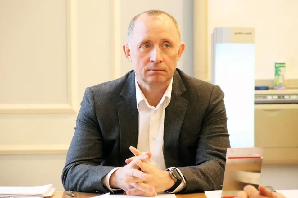 Силовики задержали врио заместителя губернатора Курской области Владимира Базарова, который во времена Овсянникова работал в Севастополе