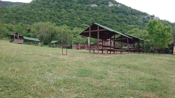 Суд обязал снести самострои в заказнике "Байдарский" в Севастополе