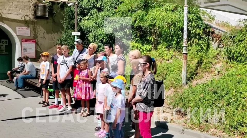 Собраться в школу помогли нуждающимся детям сотрудники севастопольской комиссии по делам несовершеннолетних