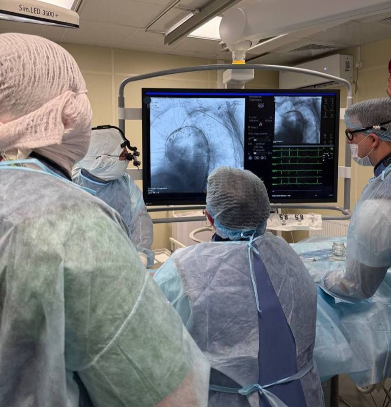 Севастопольские врачи впервые провели три сложнейшие операции на аорте в один день день