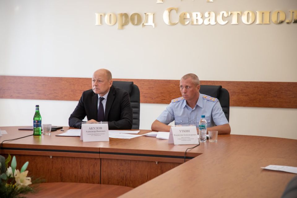 Врио начальника УМВД России по г. Севастополю полковник полиции Владислав Уткин провёл личный приём граждан