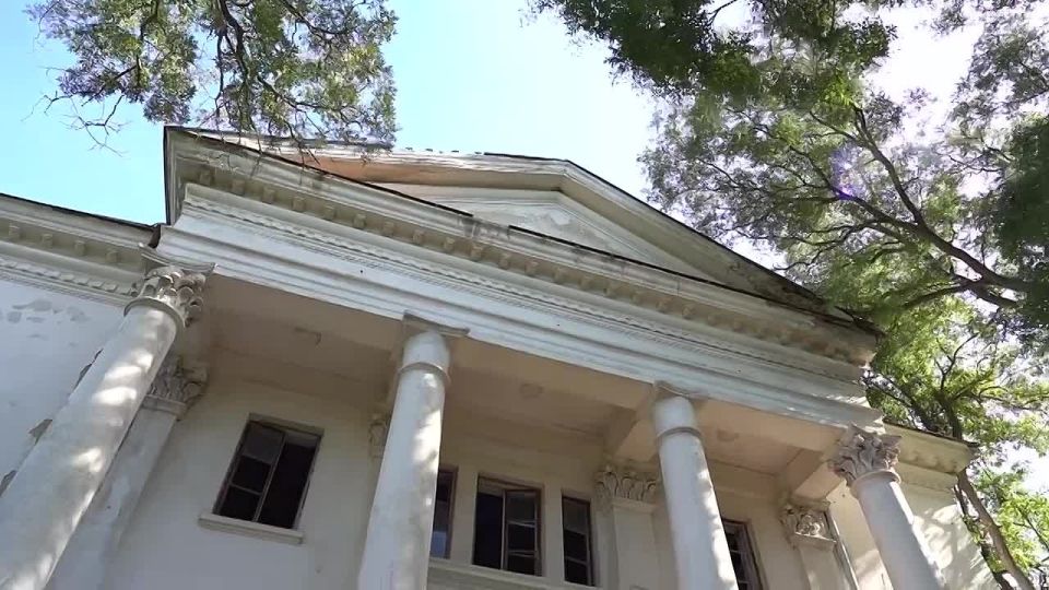 Михаил Развожаев: С главой Инкермана Вадимом Сергеевичем Путинцевым прошли по городу, пообщались с людьми, обсудили вопросы благоустройства