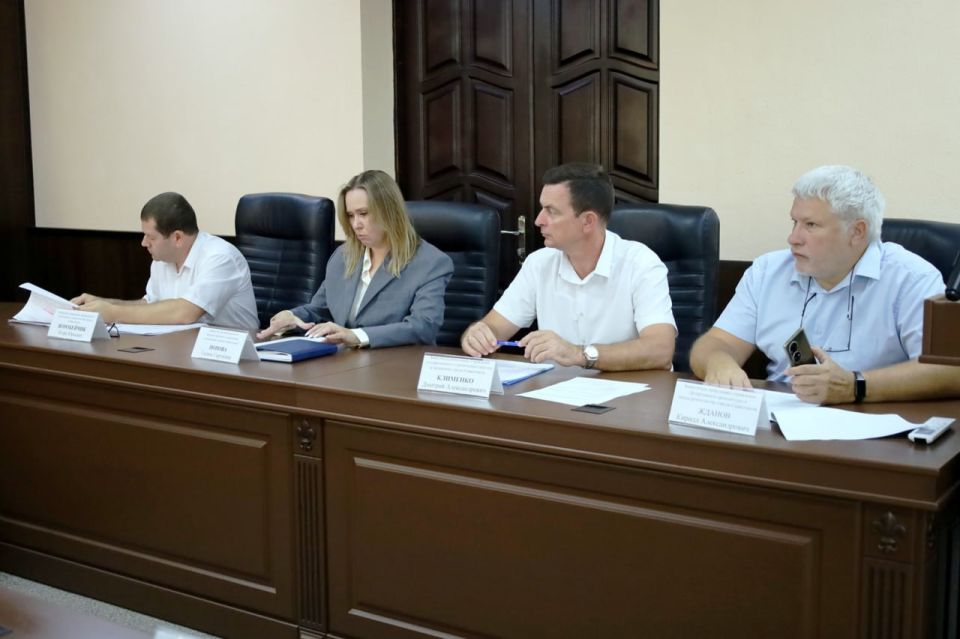 Сегодня, 28 августа 2025 года, в прокуратуре Севастополя состоялось очередное заседание межведомственной рабочей группы по вопросам профилактики и противодействия правонарушениям и преступлениям в сфере земельных... Сегодня, 28 августа 2025 года, в прокуратуре Севастополя состоялось очередное заседание межведомственной рабочей группы по вопросам профилактики и противодействия правонарушениям и преступлениям в сфере земельных...