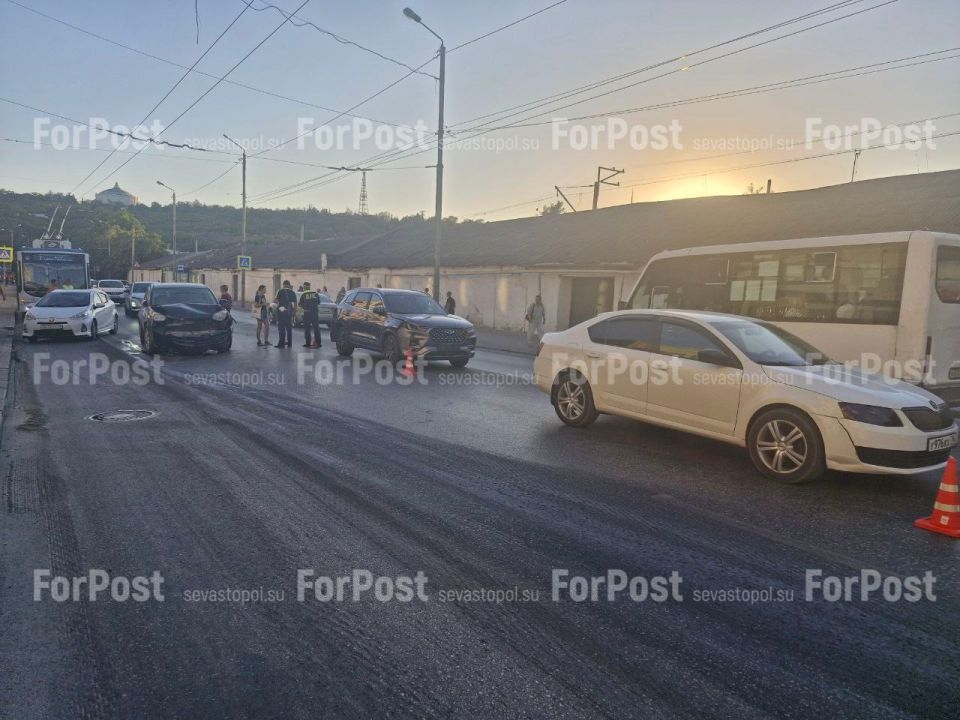 #Нам_пишут. ДТП парализовало движение на ул. Героев Севастополя