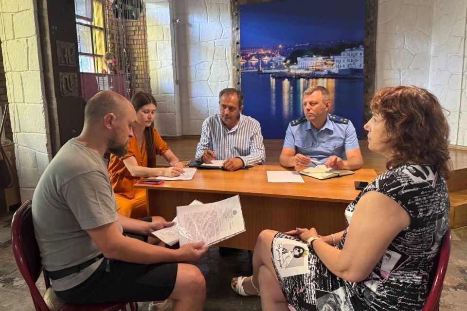 Прокурор Гагаринского района города Севастополя Алексей Казаков и Уполномоченный по правам человека в городе Севастополе Павел Буцай провели совместный выездной личный прием граждан в Севастопольском региональном отделении...