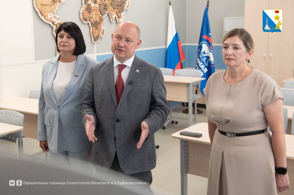 Михаил Развожаев в рамках видеосовещания с секретарем Генсовета «Единой России» Владимиром Якушевым и министром просвещения Сергеем Кравцовым представил опыт Севастополя по капремонту школ