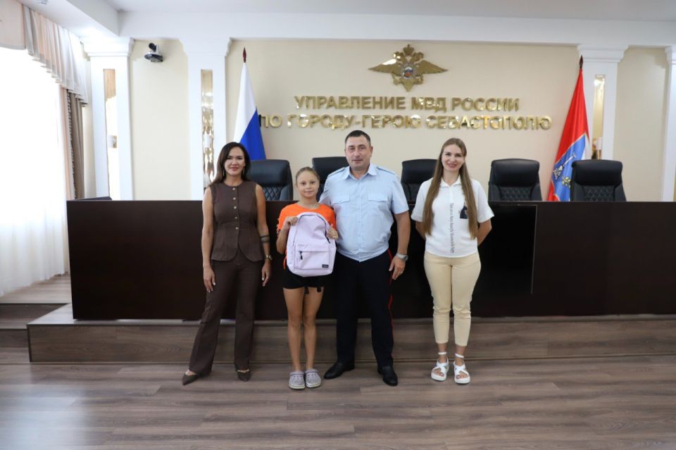 В Управлении МВД России по г. Севастополю провели Всероссийскую акцию «Помоги пойти учиться» В Управлении МВД России по г. Севастополю провели Всероссийскую акцию «Помоги пойти учиться»