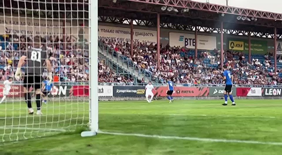 ФК «Севастополь» прервал 11-матчевую беспроигрышную серию, уступив ФК «Динамо» в напряженном матче со счетом 1:2