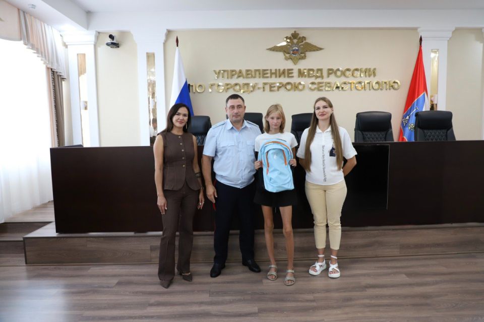 В Управлении МВД России по г. Севастополю провели Всероссийскую акцию «Помоги пойти учиться» В Управлении МВД России по г. Севастополю провели Всероссийскую акцию «Помоги пойти учиться»