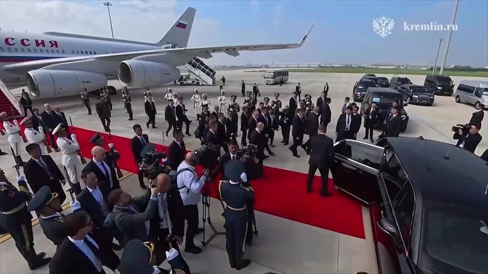 Владимир Путин прилетел в Китай — Кремль