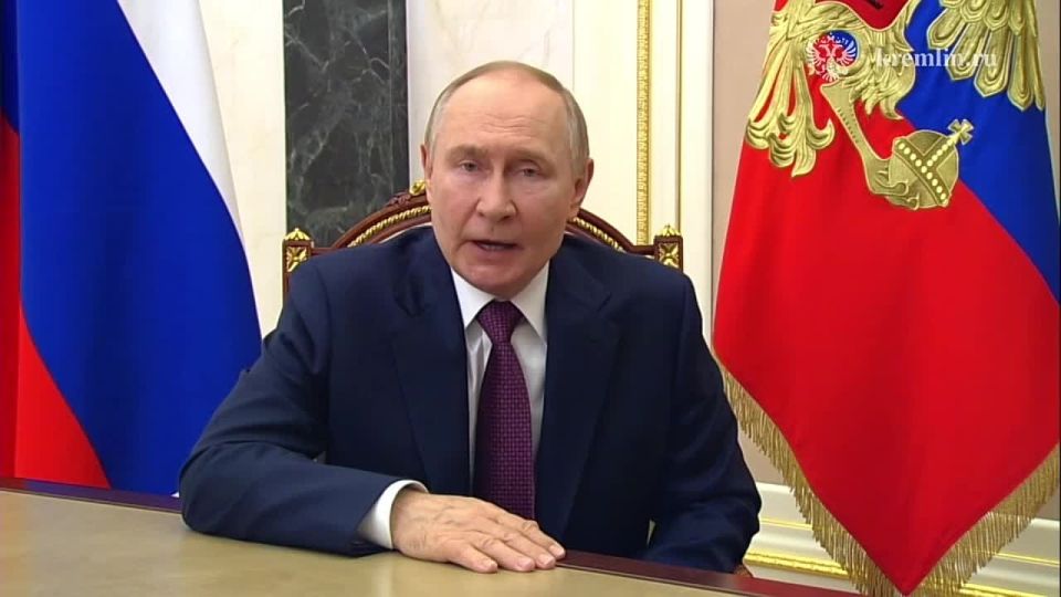 Владимир Путин поздравил работников и ветеранов угольной отрасли с Днём шахтёра