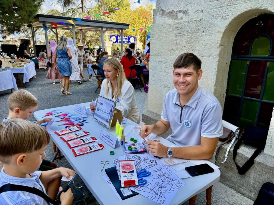 Учреждения культуры Севастополя приняли участие в благотворительной ярмарке Учреждения культуры Севастополя приняли участие в благотворительной ярмарке